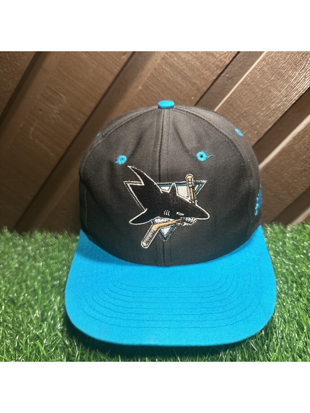 VTG 90s Logo7 San Jose Sharks SnapBack Hat